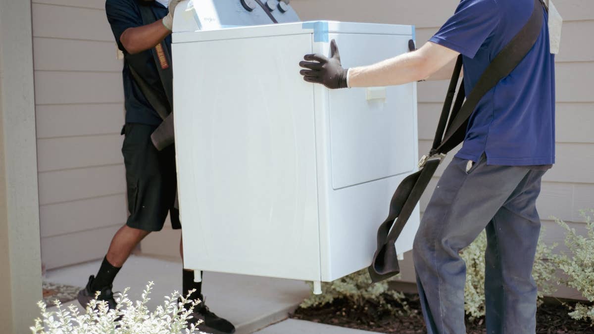 Costco delivers a service Lowe's and Home Depot can't match